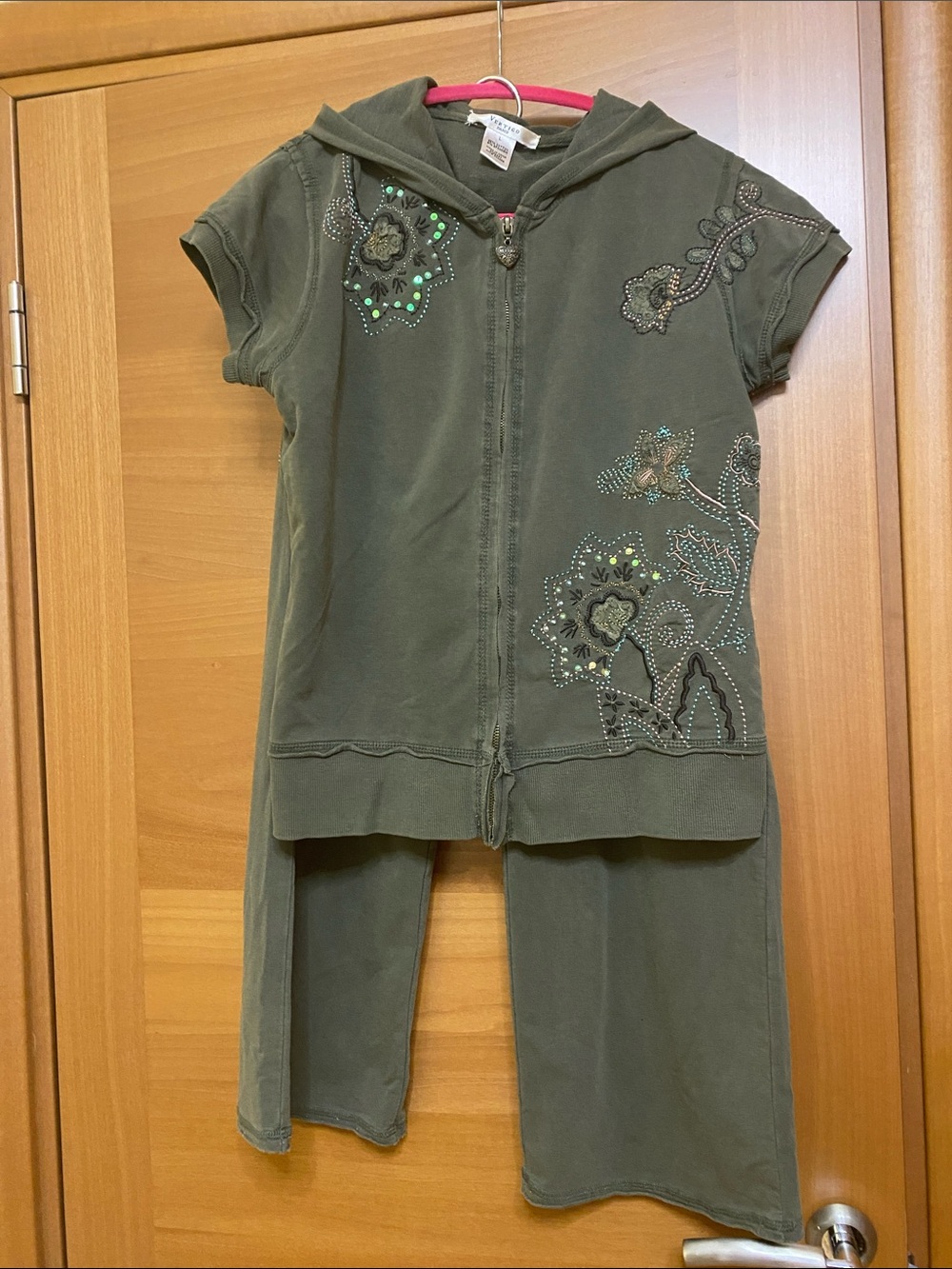 Girls Olive Hooded Two-Piece Costume Set with Floral Embellishments